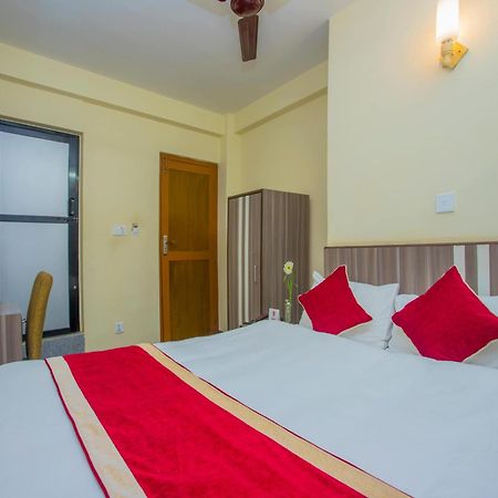 Oyo 297 Hotel Aayam Kathmandu Bagian luar foto