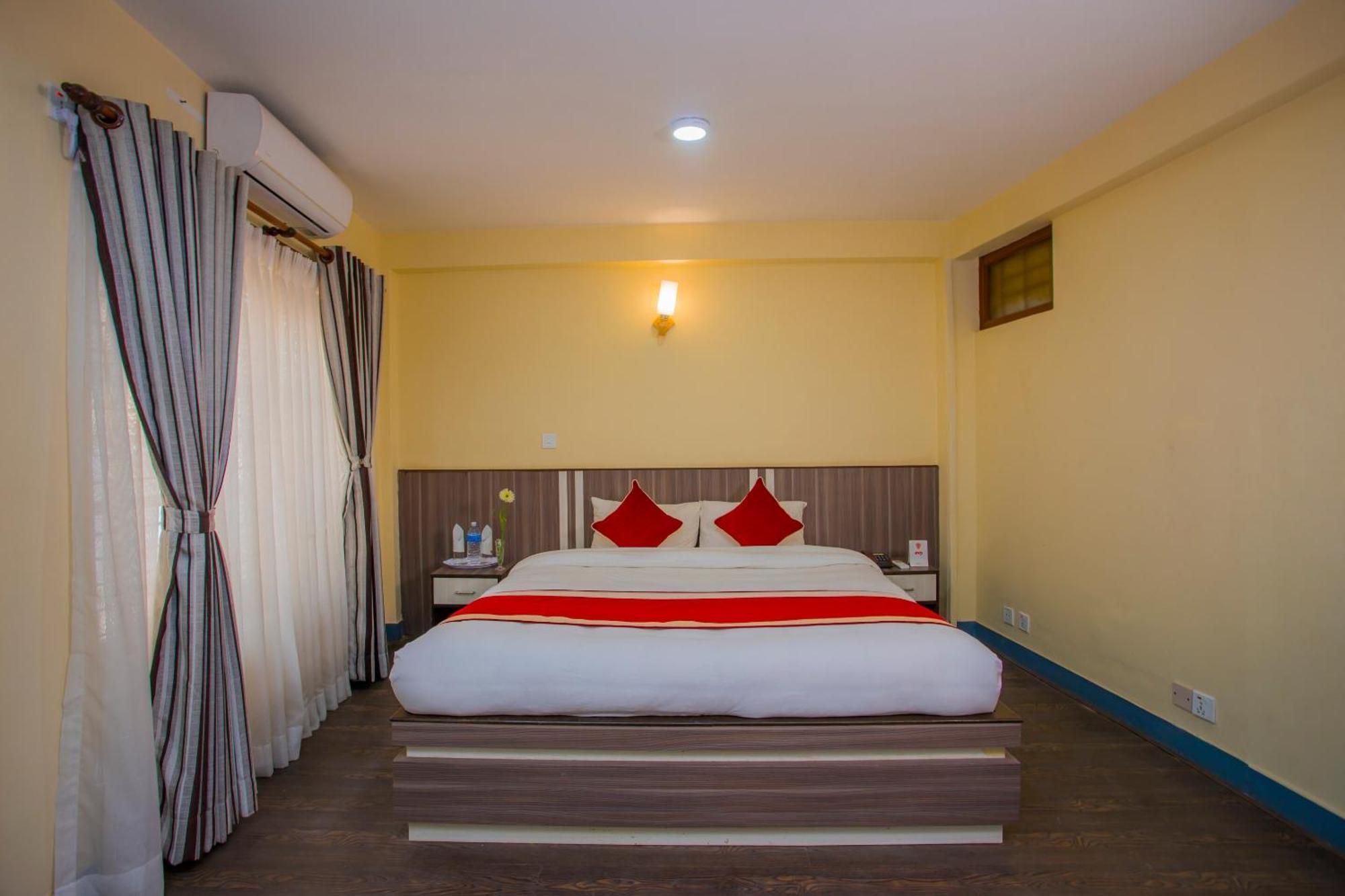 Oyo 297 Hotel Aayam Kathmandu Bagian luar foto