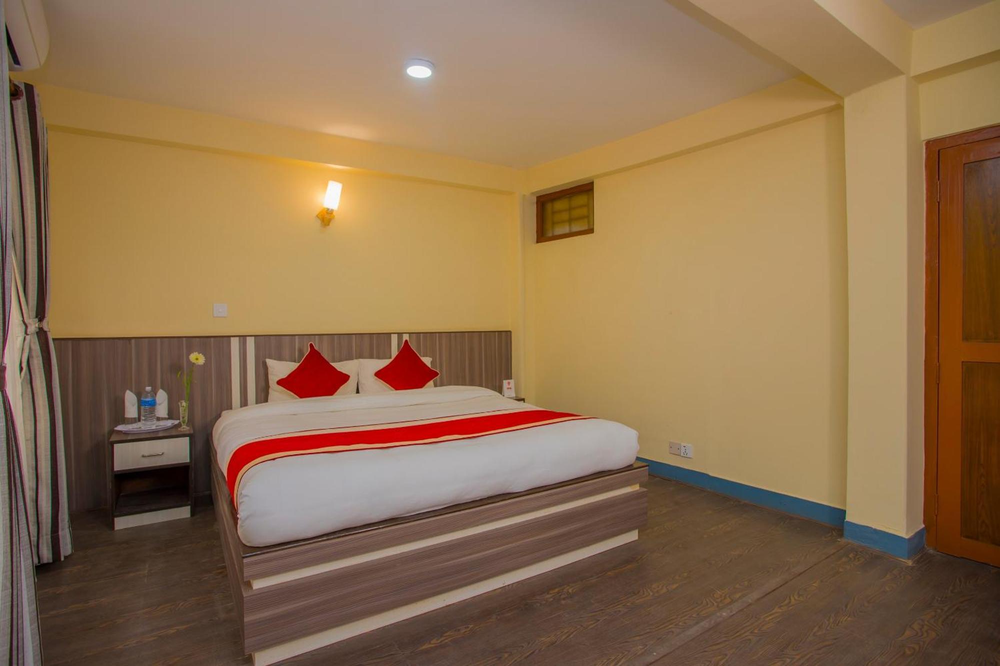 Oyo 297 Hotel Aayam Kathmandu Bagian luar foto