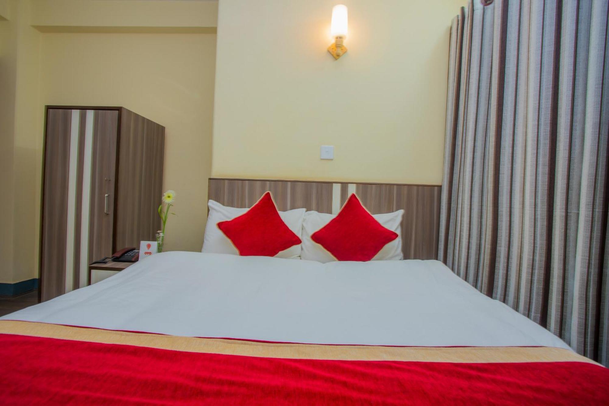 Oyo 297 Hotel Aayam Kathmandu Bagian luar foto